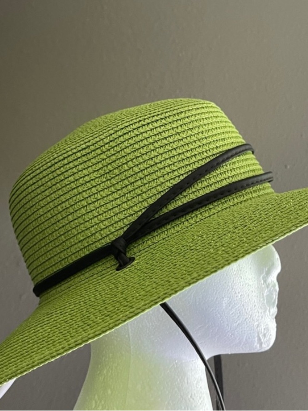Sloggers Lime Green Wide Brim Sun Hat w/Tie Strap. Size M (22.5”)